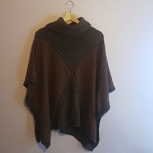 Turtleneck Flowy Brown/Red Sweater